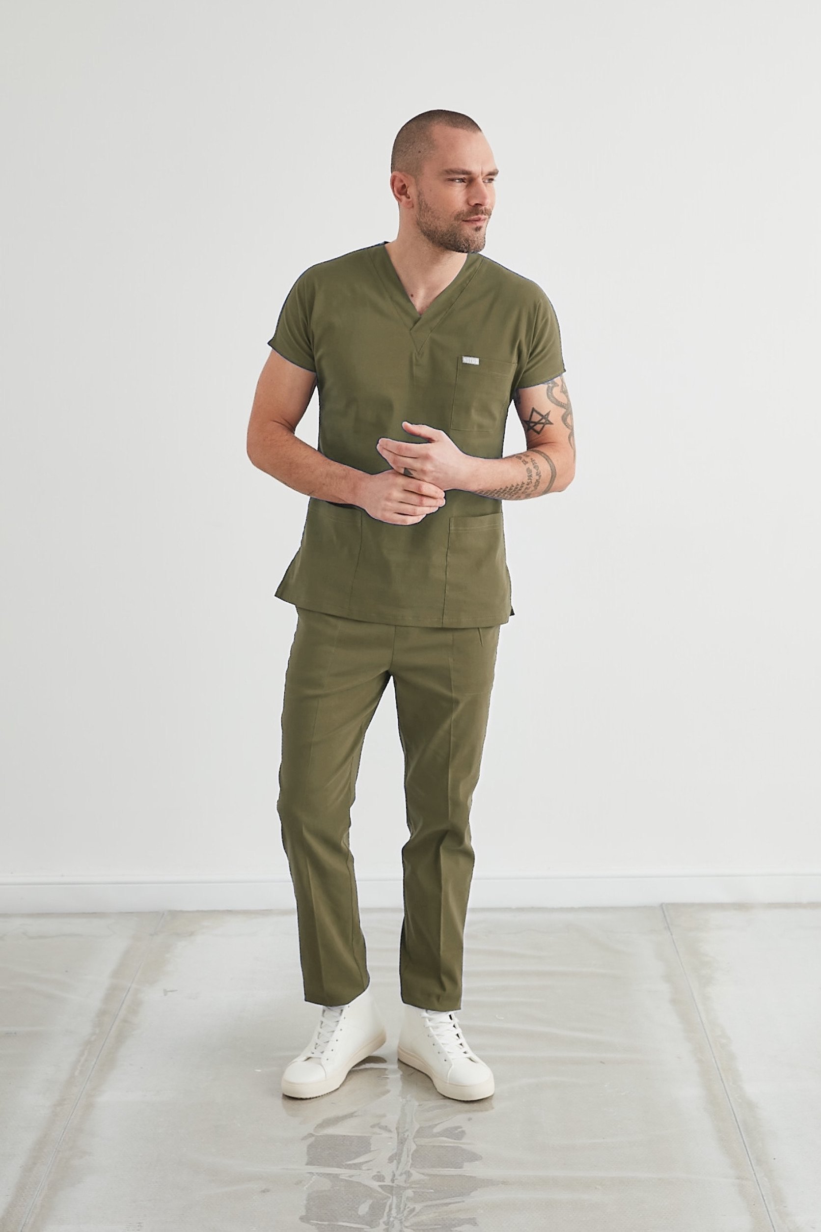 LYCRA-FLEX ZEYTİN YEŞİLİ ERKEK LİKRALI ÜNİFORMA TAKIM